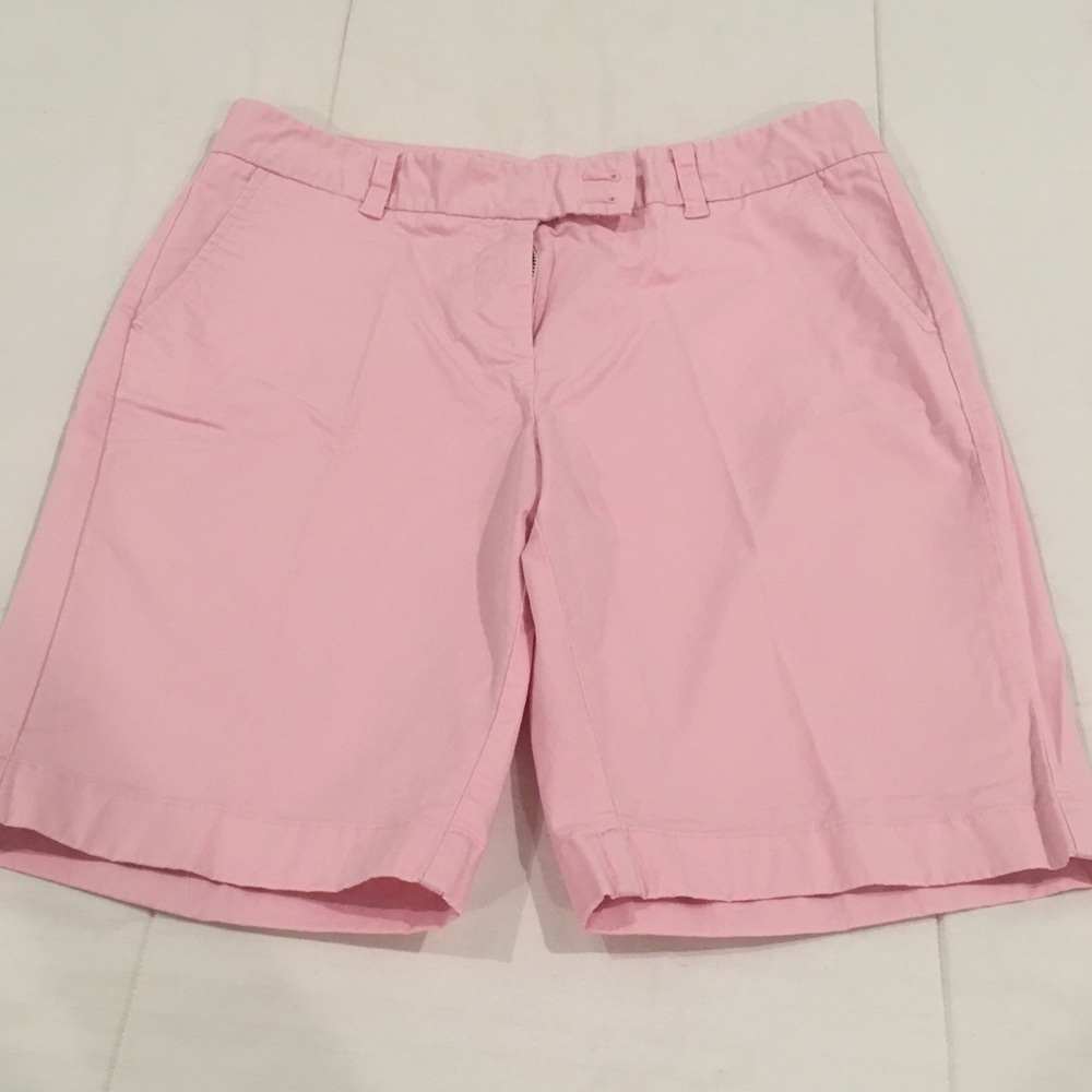 Vineyard Vines 9” Everyday shorts. Size 12.